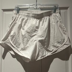 Nike Women’s Tempo Short Large